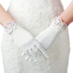 Review: BABEYOND Lace Gloves – Elegant 1920s Flapper Accessories