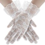 Chic and Elegant: Our Review of Lace Gloves for Women